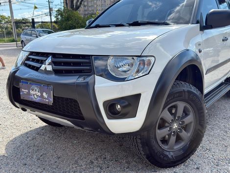 Mitsubishi L200 Triton OUTDOOR 2.4 16V CD Flex Mec.