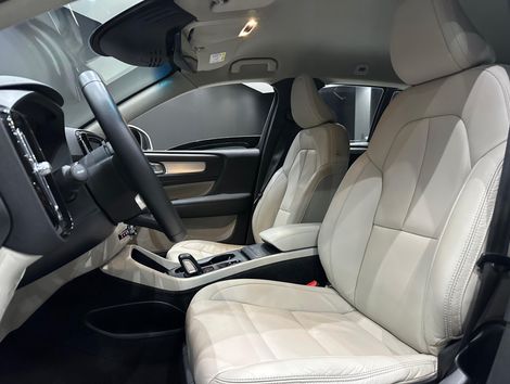 Volvo XC 40 T-5 MOMENTUM 2.0 252cv AWD