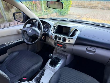 Mitsubishi L200 Triton HLS 2.4 Flex 16V CD Mec.