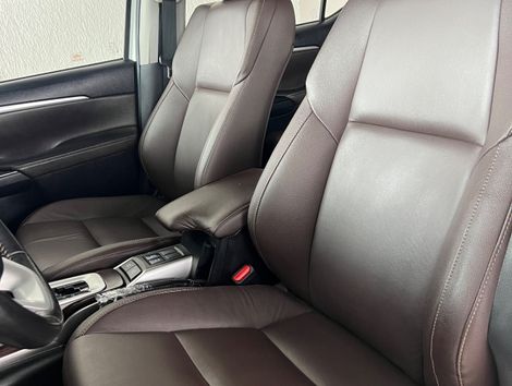 Toyota Hilux SW4 SRX 4x4 2.8 TDI 16V Dies. Aut.