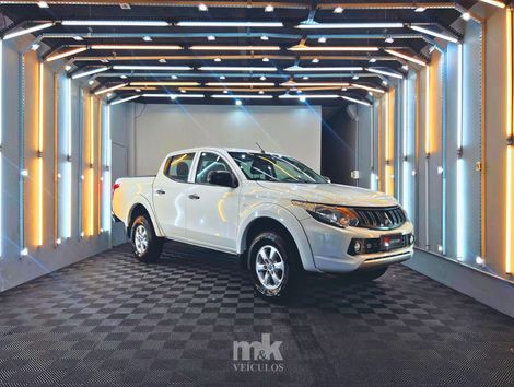 Mitsubishi L200 Tri. Outd. GLX 2.4 CD 4x4 Die. Mec.