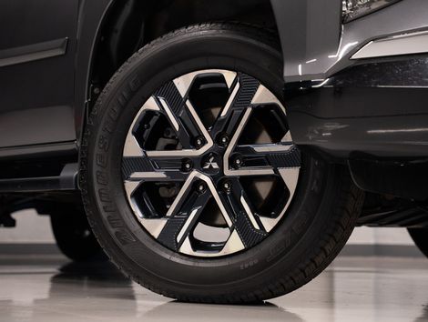 Mitsubishi L200 Triton Sport HPE-S 2.4 CD Dies. Aut