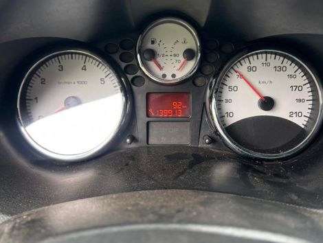 Peugeot 207 Sedan Passion XR 1.4 Flex 8V 4p