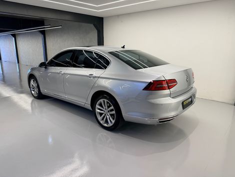 VolksWagen Passat Highline 2.0 TSI 220cv Tip.