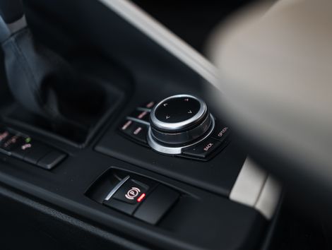 BMW X1 SDRIVE 20i X-Line 2.0 TB Active Flex