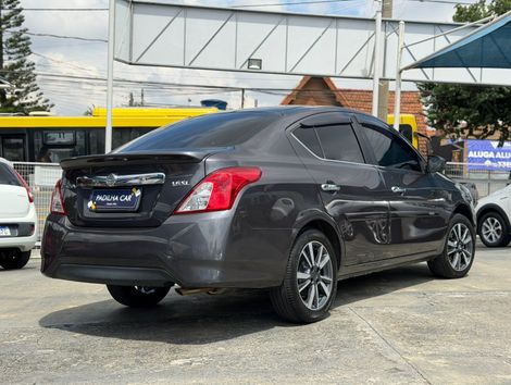 Nissan VERSA SL 1.6 16V FlexStart 4p Aut.