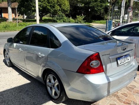 Ford Focus Sedan 2.0 16V/2.0 16V Flex 4p