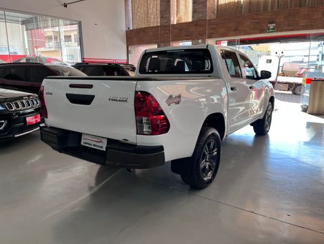 Toyota Hilux CD 4x4 2.8 Diesel Mec.