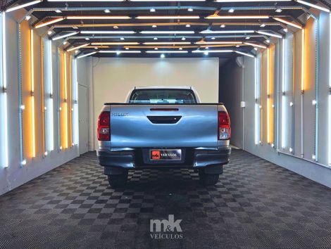 Toyota Hilux CD 4x4 2.8 Diesel Mec.