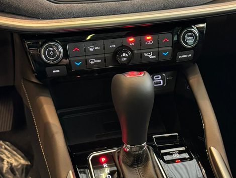 Jeep Commander Overland T270 1.3 TB Flex Aut.