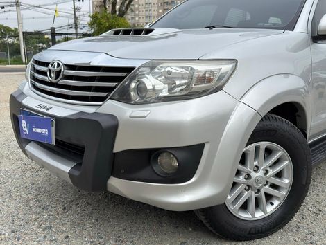 Toyota Hilux SW4 SRV D4-D 4x4 3.0 TDI Dies. Aut