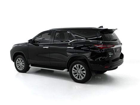 Toyota Hilux SW4 SRX 4x4 2.8 TDI 16V Dies. Aut.