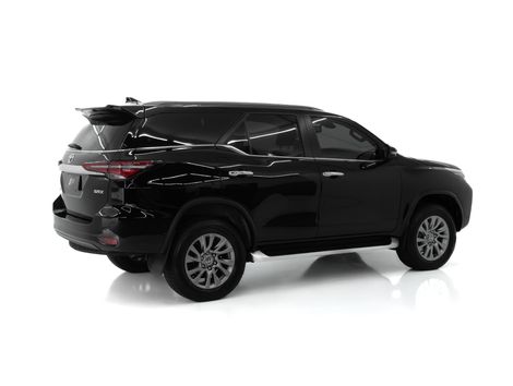 Toyota Hilux SW4 SRX 4x4 2.8 TDI 16V Dies. Aut.