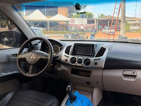 Mitsubishi L200 Triton HLS 2.4 Flex 16V CD Mec.