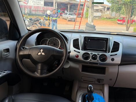 Mitsubishi L200 Triton HLS 2.4 Flex 16V CD Mec.
