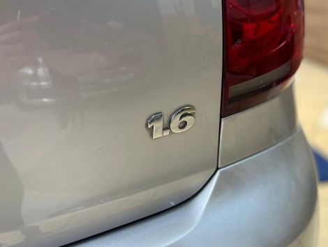 VolksWagen Fox 1.6 Mi Total Flex 8V 5p