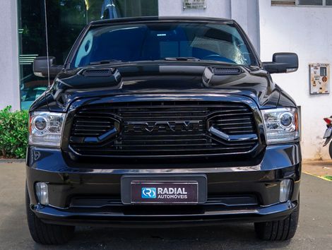 RAM CLASSIC LARAMIE NIGHT ED. 5.7 4X4 Aut.