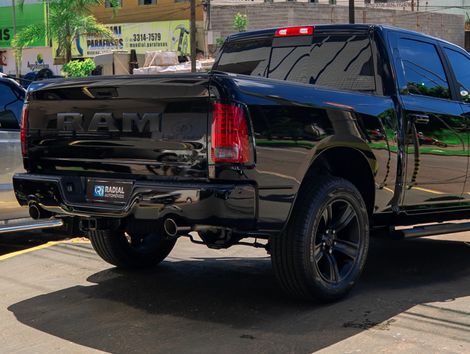 RAM CLASSIC LARAMIE NIGHT ED. 5.7 4X4 Aut.