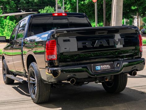 RAM CLASSIC LARAMIE NIGHT ED. 5.7 4X4 Aut.