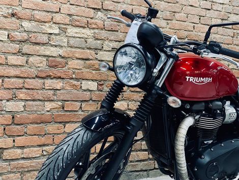 TRIUMPH STREET  TWIN 900cc