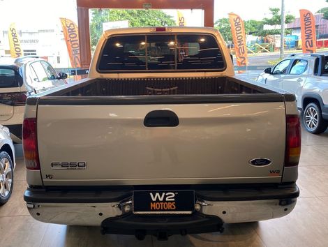 Ford F-250 XLT 3.9 4x4 CD TB Diesel