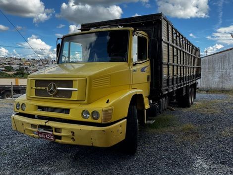 MERCEDES-BENZ L-1620 3-Eixos 2p (diesel)