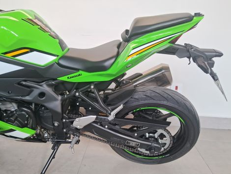 KAWASAKI NINJA ZX-4R
