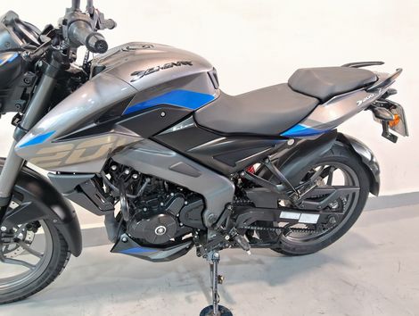 BAJAJ DOMINAR 200