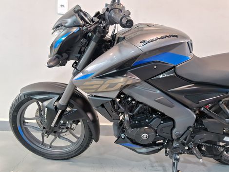 BAJAJ DOMINAR 200