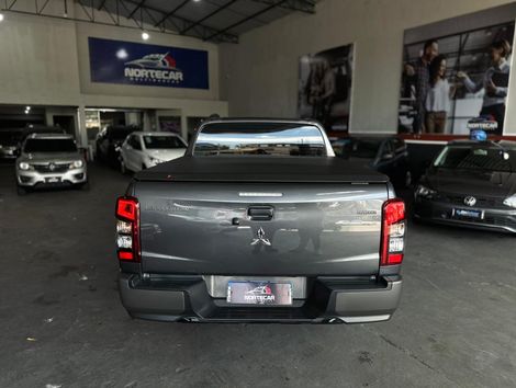 Mitsubishi L200 Tri. Outdo. GLS 2.4 CD 4x4 Die. Aut