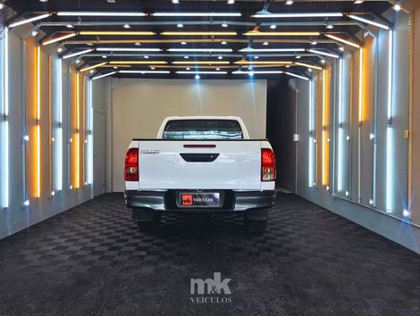 Toyota Hilux CD 4x4 2.8 Diesel Mec.