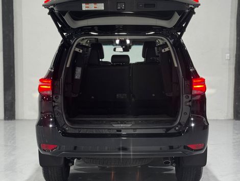 Toyota Hilux SW4 SRX 4x4 2.8 TDI 16V Dies. Aut.