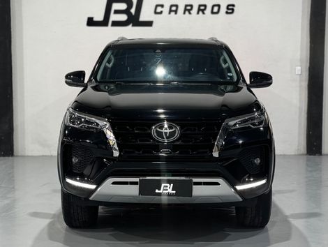 Toyota Hilux SW4 SRX 4x4 2.8 TDI 16V Dies. Aut.