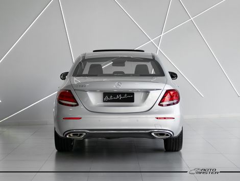 Mercedes E-250 CGI Avantgarde 2.0 TB 211cv Aut.