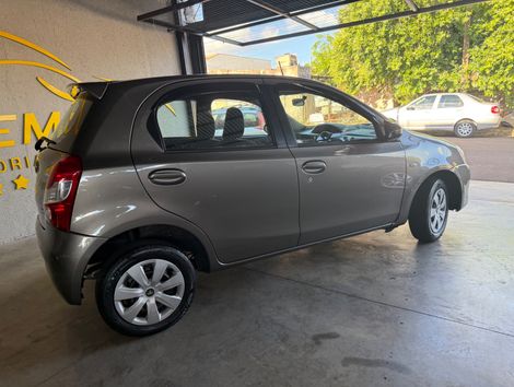 Toyota ETIOS XS 1.5 Flex 16V 5p Mec.