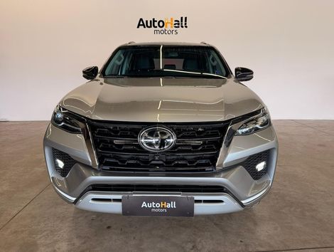 Toyota Hilux SW4 SRX 4x4 2.8 TDI 16V Dies. Aut.
