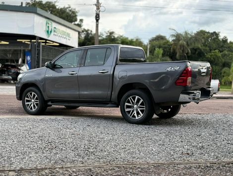 Toyota Hilux CD SRV 4x4 2.7 Flex 16V Aut.