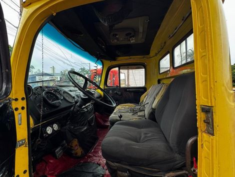 MERCEDES-BENZ L-2013 3-Eixos 2p (diesel)