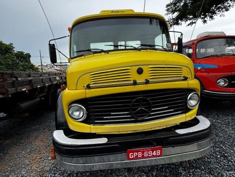 MERCEDES-BENZ L-2013 3-Eixos 2p (diesel)