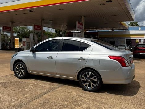 Nissan VERSA UNIQUE 1.6 16V Flex 4p Mec.