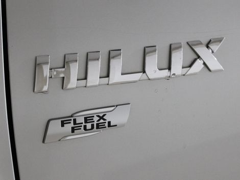 Toyota Hilux CD SRV 4x4 2.7 Flex 16V Aut.