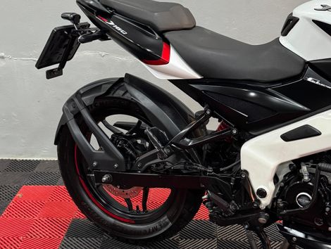 BAJAJ DOMINAR 160