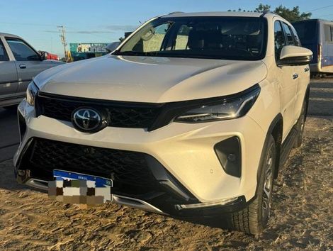 Toyota Hilux SW4 SRX Plat. 4x4 2.8 TB Die. Aut.