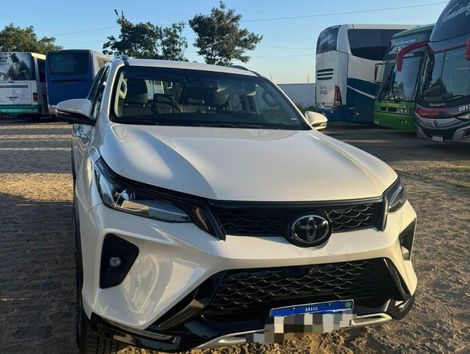 Toyota Hilux SW4 SRX Plat. 4x4 2.8 TB Die. Aut.