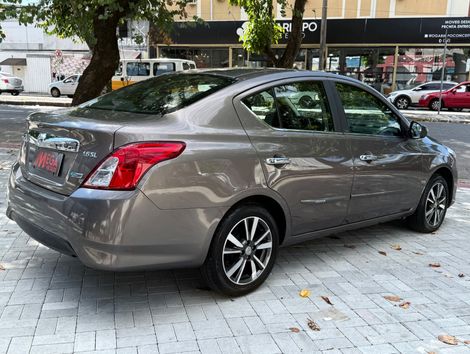 Nissan VERSA SL 1.6 16V FlexStart 4p Aut.