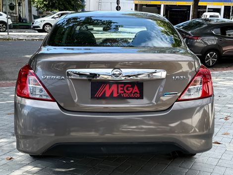 Nissan VERSA SL 1.6 16V FlexStart 4p Aut.