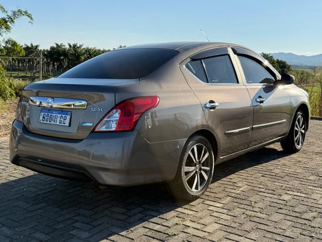 Nissan VERSA SL 1.6 16V FlexStart 4p Aut.