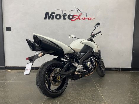 SUZUKI GSX 1300 B-KING