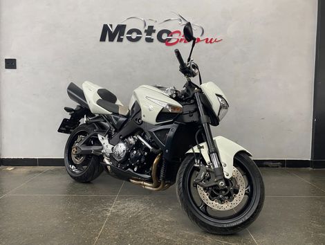 SUZUKI GSX 1300 B-KING