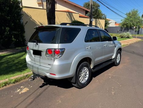 Toyota Hilux SW4 SR 4x2 2.7/ 2.7 Flex 16V Aut.